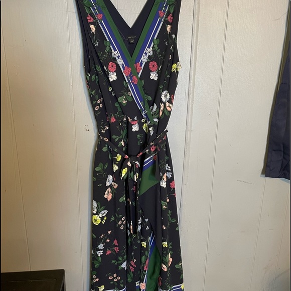 Ann Taylor Dresses & Skirts - Ann Taylor Size 12 Womens Sleeveless Summery Dress  Excellent Condition Pretty